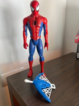 Muñecos Spiderman y Capitán América