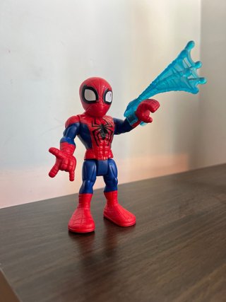 Muñecos Spiderman y Capitán América