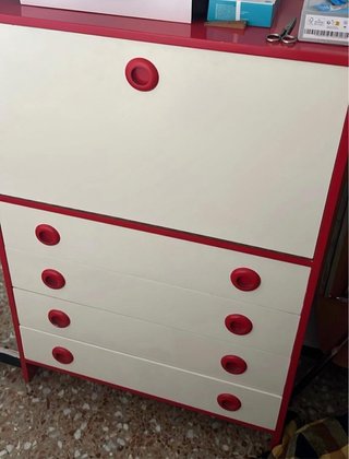 Armario Rojo y Blanco