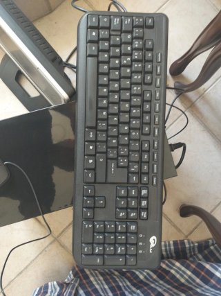 Ordenador de sobremesa negro