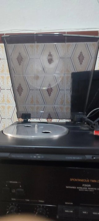 Tocadiscos Kenwood Negro