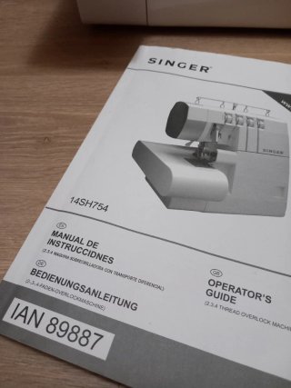 Remalladora Singer 14SH754