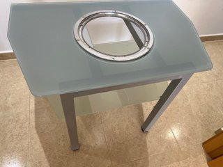 Mesa TV giratoria acero y cristal templado lacado