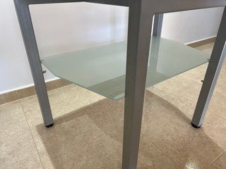 Mesa TV giratoria acero y cristal templado lacado