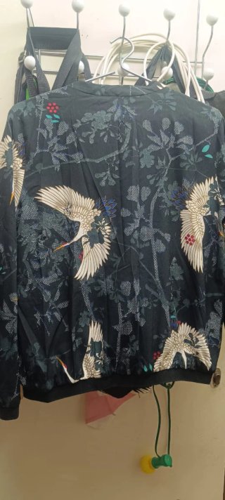 Chaqueta promod Estampada Flores y Grullas Talla M
