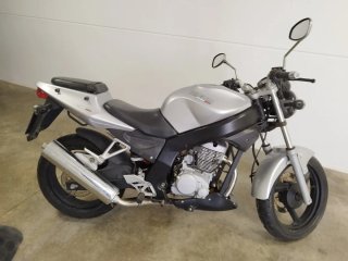 Daelim Roadwin 125 Naked