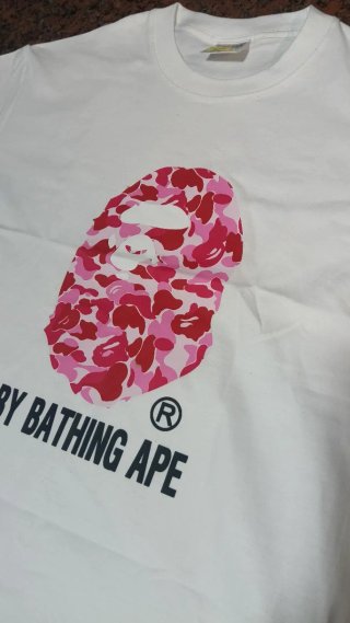 Camiseta BAPE Bapesta Rosa y Blanca