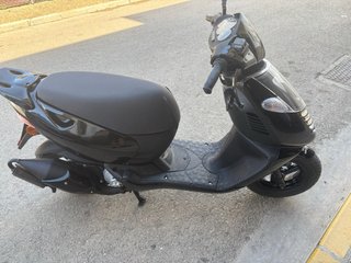 Aprilia Sonic 49cc Scooter Negra