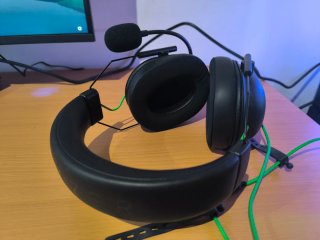 Monitor Game 27 2K 200Hz y Auriculares Razer