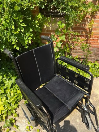 Silla de ruedas plegable
