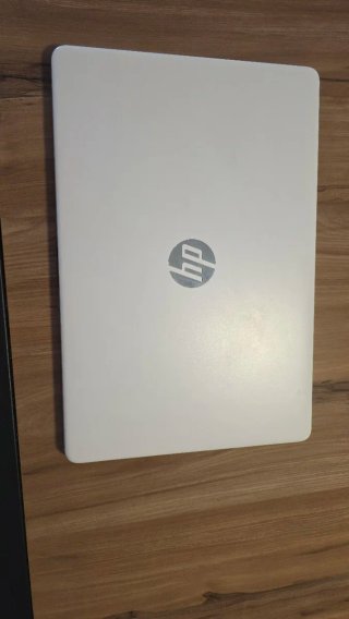 Portátil HP 15s Blanco + Cargador Original