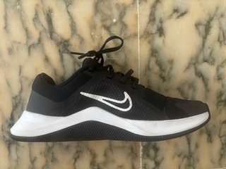 Nike MC Trainer 2 Negro/Blanco Perfecto estado.