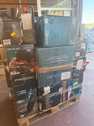 Palets de productos devolución Cecotec sin revisar