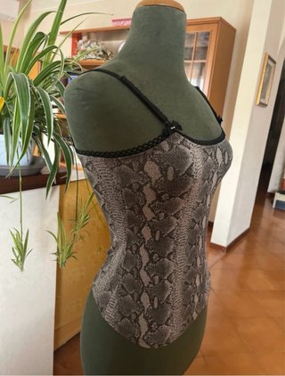 Top elasticizzato stampa pitone taglia M