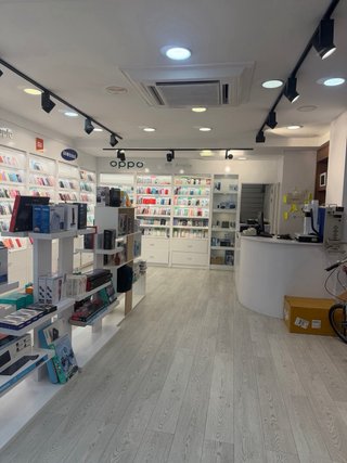 Traspaso tienda de reparacion de movil