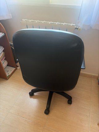 Silla de oficina negra