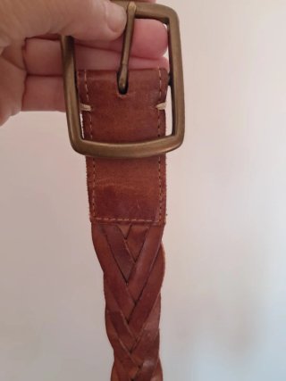 Cinturón de piel trenzado marrón