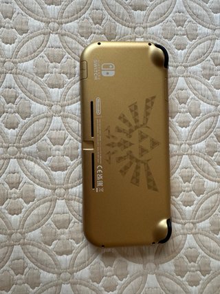 Nintendo Switch Lite Edición Hyrule Dorada