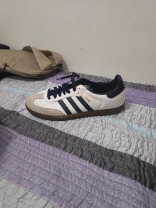 Adidas Samba OG Talla 43 Blanco/Azul Marino.