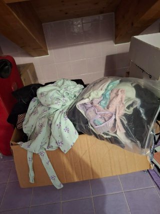 Budle vestiti 10€ + regali