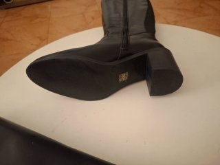 Botas altas de piel negras