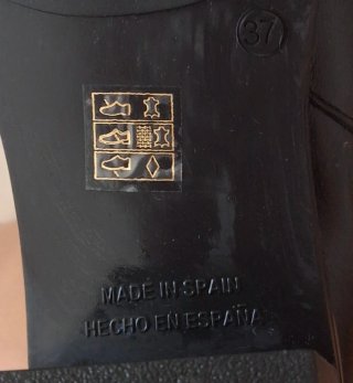 Botas altas de piel negras