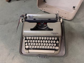 Máquina de escribir Olympia maletín