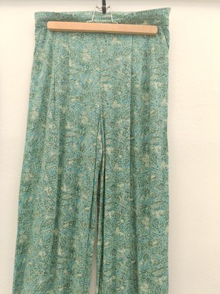Conjunto blusa y pantalón Hoss Intropia verde y az