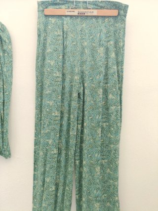 Conjunto blusa y pantalón Hoss Intropia verde y az