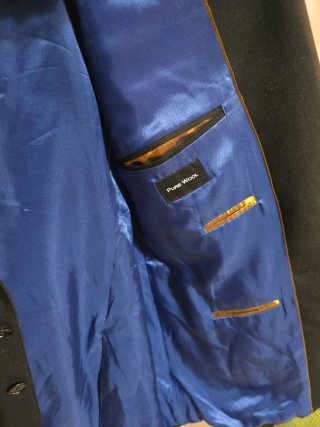 Americana negra larga con forro azul talla 46