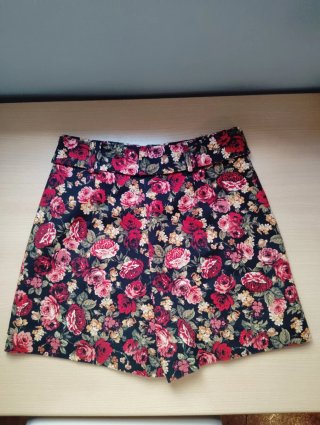 Pantalón corto estampado floral