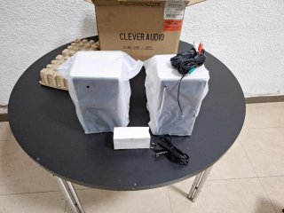 Altavoces Clever Audio Precintados