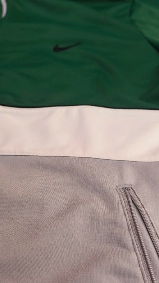 Sudadera Nike cremallera verde y blanca