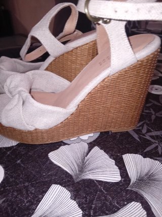 Cuñas beige t.39
