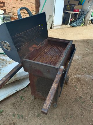 Barbacoa de carbón metálica