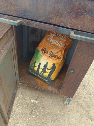 Barbacoa de carbón metálica
