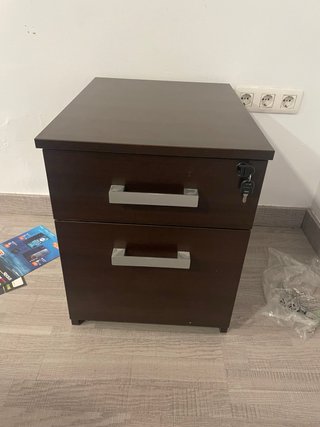 Mesa de despacho y  2 cajoneras madera
