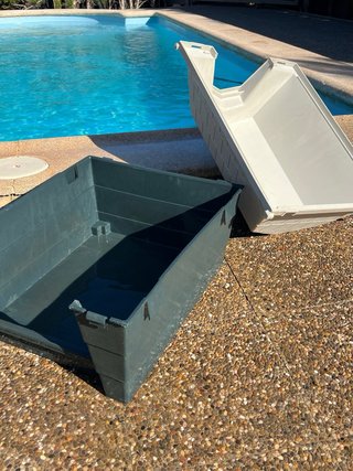 Caseta para perro beige y verde