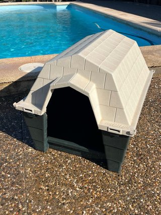 Caseta para perro beige y verde
