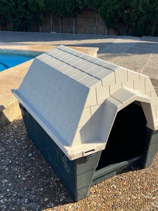 Caseta para perro beige y verde