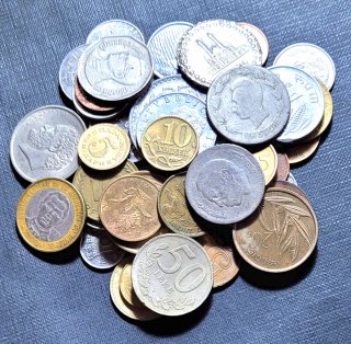 Lote de monedas extranjeras variadas