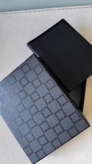 Cartera de piel Kipling negra
