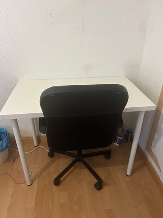 Mesa y Silla de Oficina IKEA