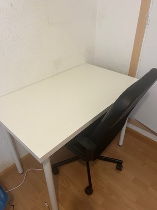Mesa y Silla de Oficina IKEA