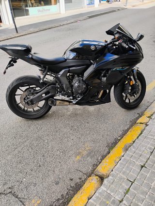 Yamaha R7 Negra