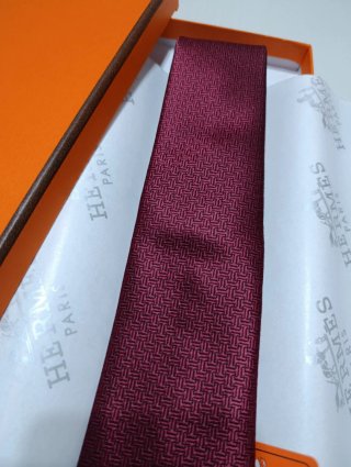 Corbata Hermès rojo burdeos