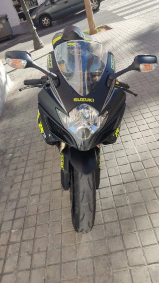 Suzuki GSX-R 600 Negra y Amarilla
