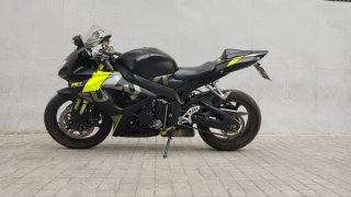 Suzuki GSX-R 600 Negra y Amarilla