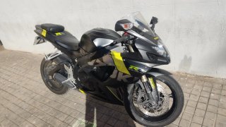 Suzuki GSX-R 600 Negra y Amarilla