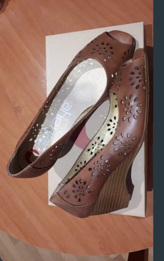 Zapatos de piel ahoye marrones